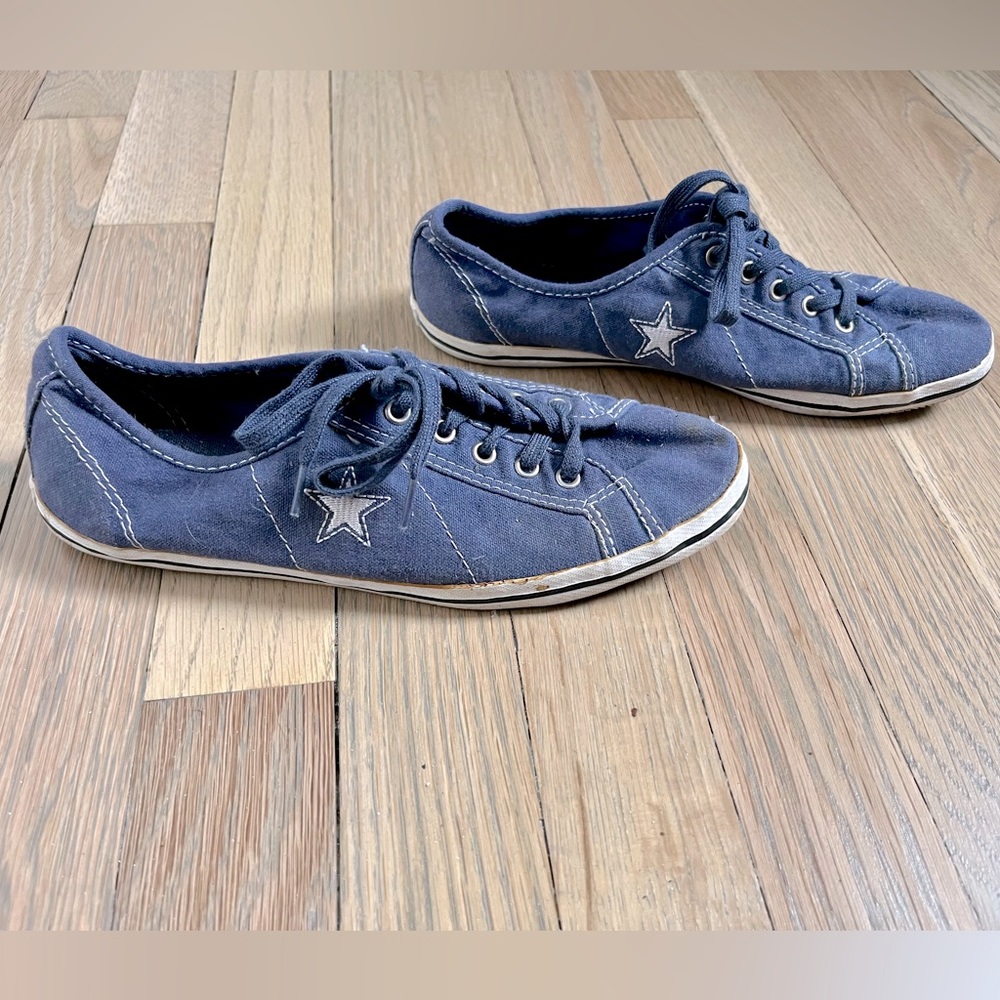 Vintage Converse One Star Shoes. Size 7.